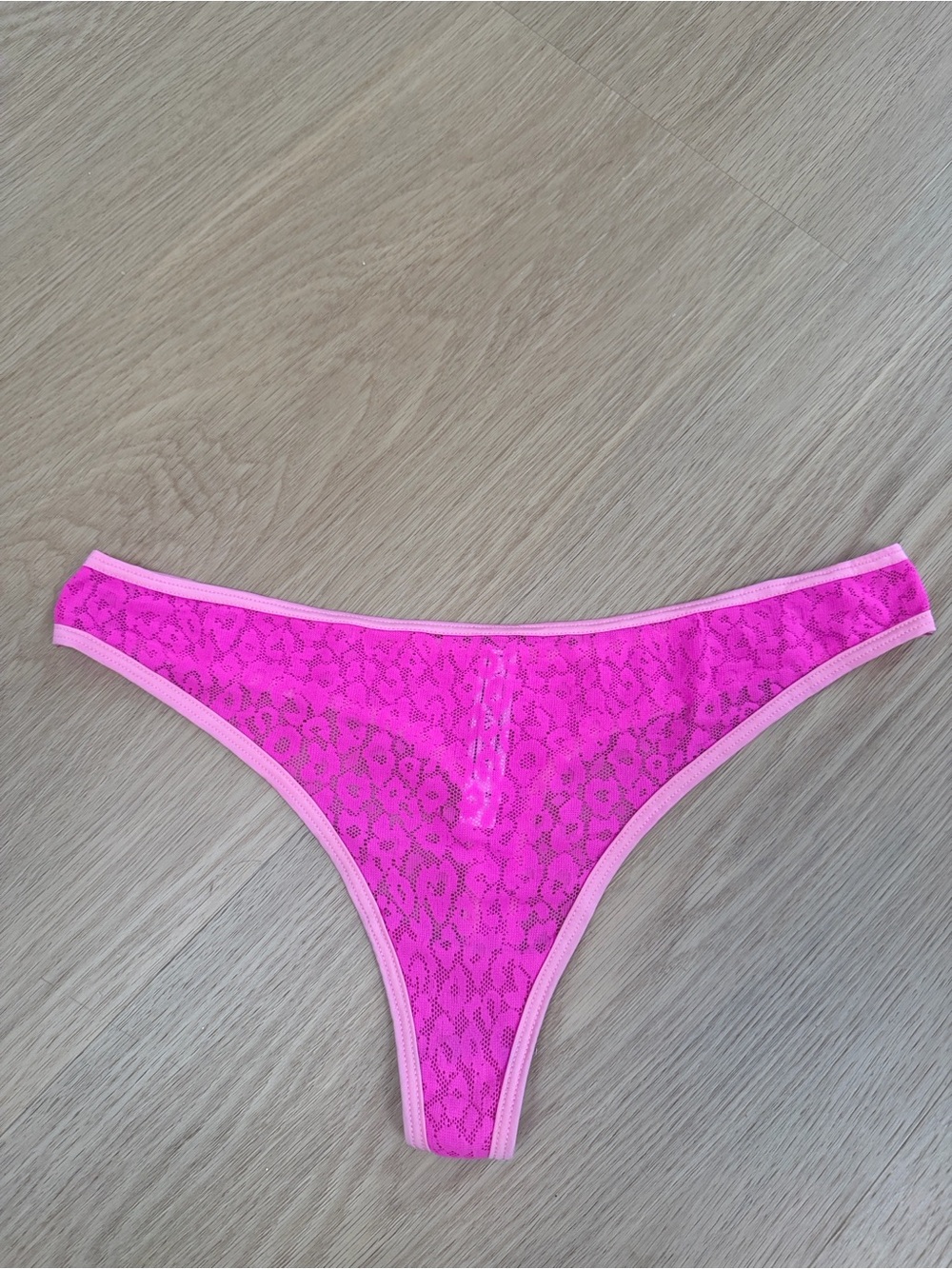 2016 Victoria’s Secret Low Rise Thong Panty M
